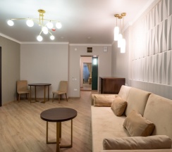 Двухместный люкс (Малый корпус) с 2 комнатами с балконом двуспальная кровать в Литфонд