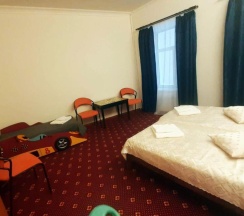 Номер эконом с 3 односпальными кроватями (удобства на этаже) в Svarog art hotel