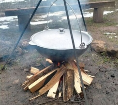 Четырехместная студия (двуспальная и 2 односпальные кровати) в Лесной