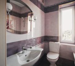 Двухместный номер Deluxe с 2 комнатами с балконом и с красивым видом из окна двуспальная кровать в Константа