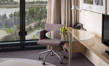 Номер стандарт с 1 двуспальной кроватью в Hyatt Regency Ekaterinburg