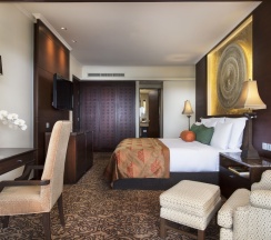 Двухместный люкс Riverfront Anantara (двуспальная кровать) в Anantara Riverside Bangkok Resort