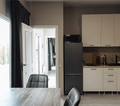 Happy House в The Les