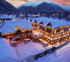 Трехкомнатный улучшенный стандарт с видом на горы | без балкона | 2 этаж в Hayat Haus