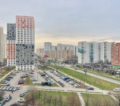 Апартаменты с 2 комнатами с балконом в Апартаменты Шикарная двухкомнатная квартира с раздельными комнатами и балконом