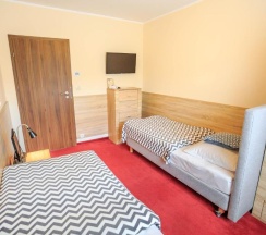 Двухместный номер Standard 2 отдельные кровати в Botanik Hostel