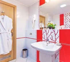 De Luxe в East Gate Hotel