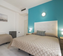 Трёхместный номер Standard в Hotel Levante