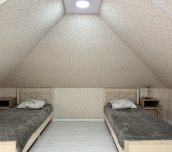 Комфорт Мансарда в Три Туза