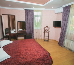 Люкс Superior с балконом и рядом с пляжем в Вилла Panorama Lux Villa