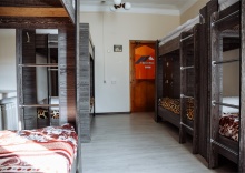 Общий номер. 10 гостей двуярусных кроватей (Женский) в Dom hostel