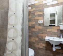 №6 Оранжевая (Капсула в 4х-местном общем номере с собственной душевой комнатой и санузлом) в Дип Слип