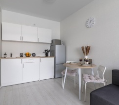 Апартаменты студия Черная лилия ApartaMIA в Семейный уголок