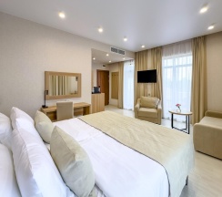 5-местная комната люкс в Дворец Солнца