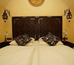 Двухместный номер Superior двуспальная кровать в Hotel Villa Oriental & Restaurant