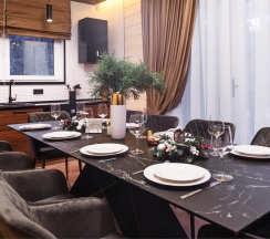 Дом в лесу в Green club family