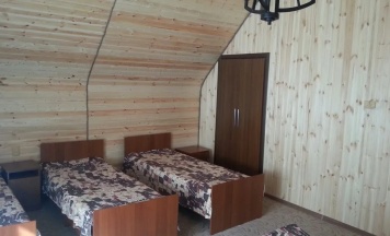 Номер эконом с 6 односпальными кроватями в Адель
