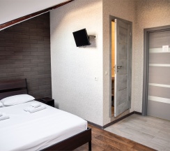 Стандартный семейный номер (5 этаж без лифта) в Everest