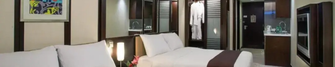 Четырёхместный номер семейный с видом на горы в Royal View Hotel