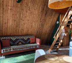 Дом 1718 в Шелест Inn