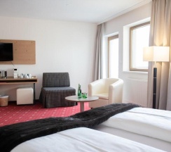 Двухместный номер Superior двуспальная кровать в Alpenhotel Enzian