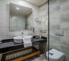 Трёхместный номер Standard с видом на сад в Hotel Xoria Deluxe