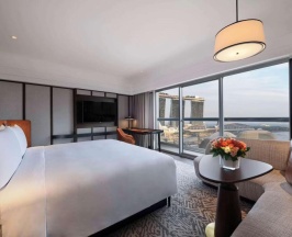 Двухместный люкс Governor двуспальная кровать в Fairmont Singapore