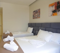 Трёхместный номер Standard с балконом в Hotel Alpha