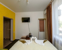 Трёхместный номер Комфорт плюс 6 в Счастливый слон