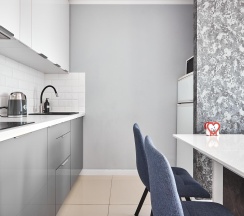 2-комнатные апартаменты люкс с 1 односпальной и 2 двуспальными кроватями в Ваш Комфорт Апарт на улице Дмитрия Благоева