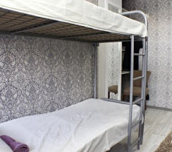 Кровать в общем номере (женский номер) (общая ванная комната) в Head Hostel