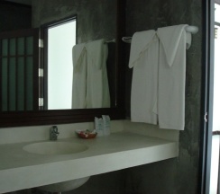 Двухместный полулюкс Samui Home двуспальная кровать в First Bungalow Beach Resort