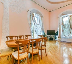 Коттедж с 4 комнатами в Baku Nizami Street Triplex 4 bedroom