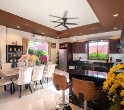 Вилла-люкс с собственным бассейном с 4 комнатами в Boutique Resort Private Pool Villa