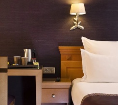 Пятиместный номер 2 Adjacent в Hotel Mondial