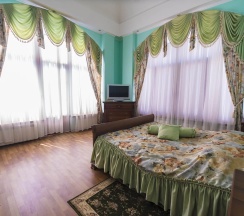 Апартаменты трехкомнатные с двумя спальнями, гостиной. в Княжна Мери