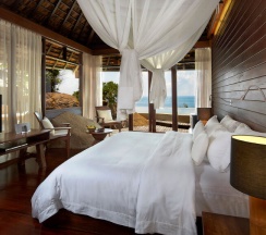 Двухместное Pool Villa Suite No. 3 oceanfront двуспальная кровать в Silavadee Pool Spa Resort