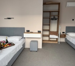 Трёхместный номер Superior с балконом в Sandro&Milanii