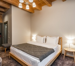 Номер Классик с двуспальной кроватью c видом на реку и террасой в Grand Chalet Altay