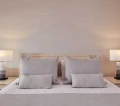 Двухместный номер Deluxe с красивым видом из окна двуспальная кровать в Aphrodite Hills Hotel