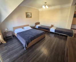 Четырехместный номер с балконом в Алиса