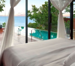 Двухместная Pool Villa Scenic (South) с видом на океан двуспальная кровать в Silavadee Pool Spa Resort