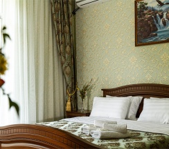 Улучшенный трехместный номер в Mountain Saniba eco hotel