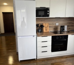 Двухместный коттедж с 2 комнатами двуспальная кровать в На Карьерной