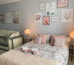 1-комнатные апартаменты люкс в Comfort & Relax Home (Комфорт энд Релакс Хоум) на улице Константина Федина