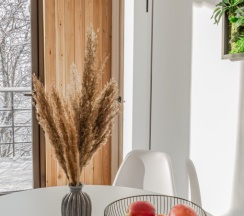 Коттедж с 2 комнатами с балконом и с красивым видом из окна в Alma house