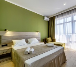 Корпус Династия Стандарт с Видом на Парк в Family Pride Inn Прайд