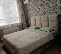 Апартаменты с 2 комнатами с балконом и с красивым видом из окна в Апартаменты возле крепости Нарын кала