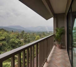 Трёхместный семейный номер Standard в Thanburi Resort