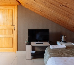 Шестиместный семейный номер Standard Мансарда с 2 комнатами в Константа